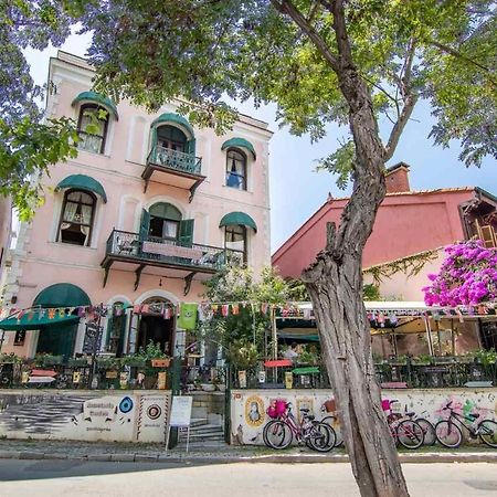Bueyuekada Anastasia Meziki History Mansion Адалар Экстерьер фото